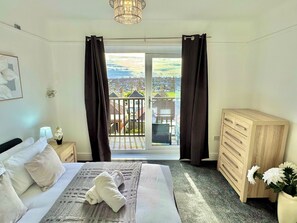 3 bedrooms, iron/ironing board, travel cot, free WiFi