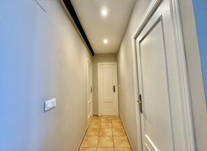 Interior - Ocean, pool and beach views (Alacant)