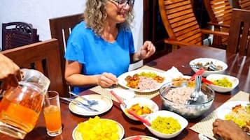 خزنة داخل الغرفة ومكتب وواي فاي مجانًا وملاءات أسرّة