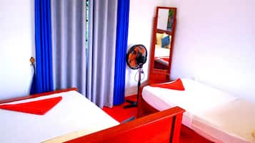 Desk, soundproofing, free WiFi