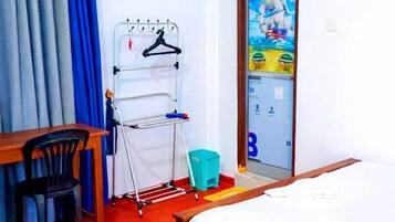 Coffres-forts dans les chambres, bureau, Wi-Fi gratuit, draps fournis