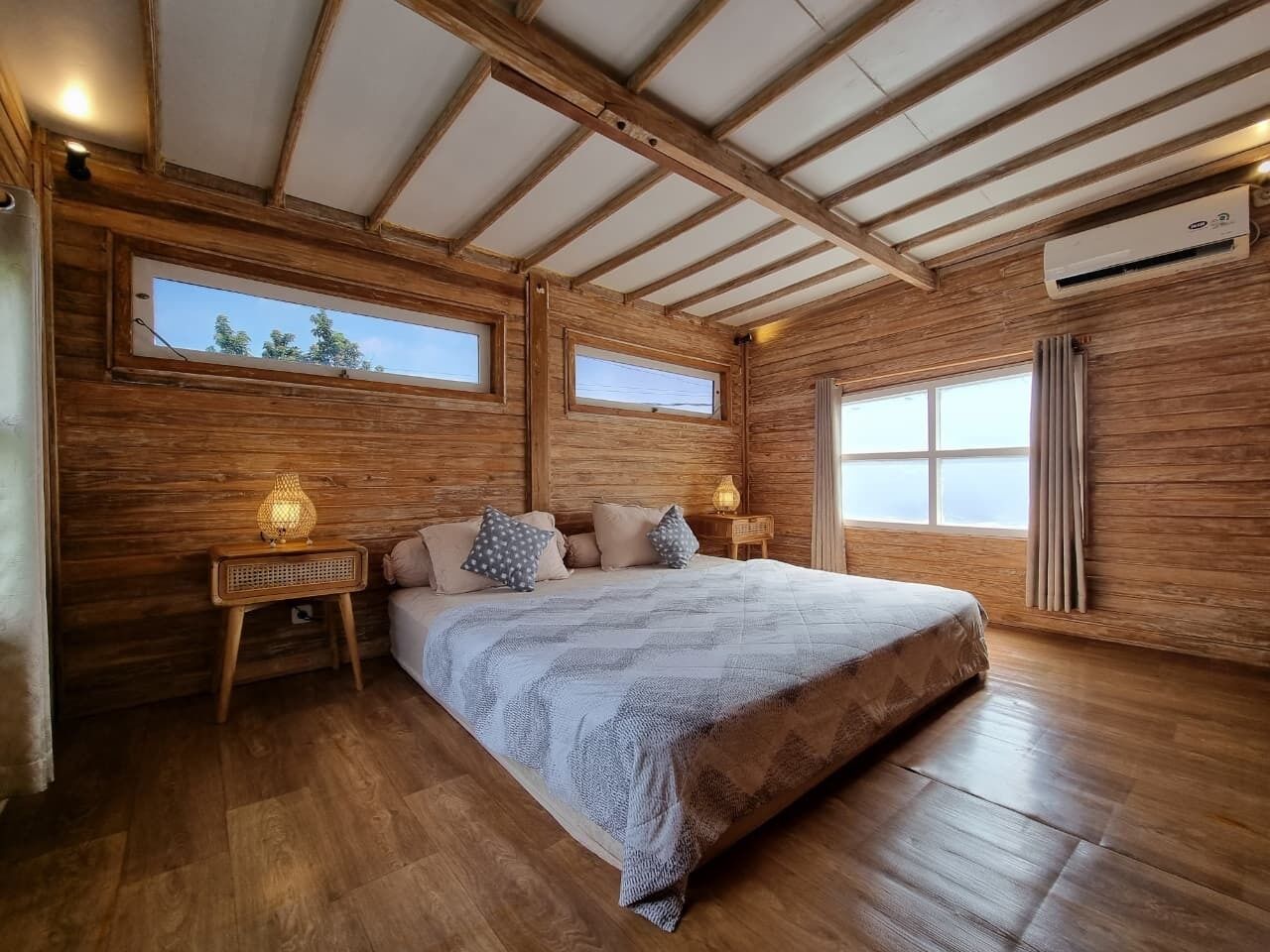 Internet, bed sheets