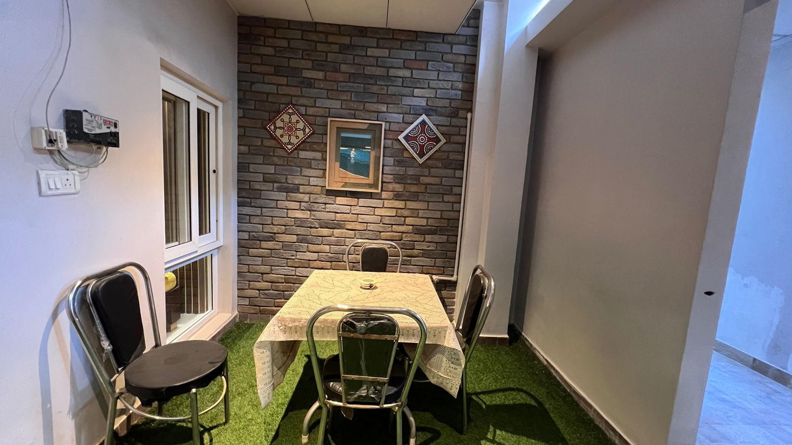 Comfort Room, City View | Dining