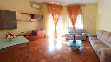 Apartment, 2 Bedrooms | Living area