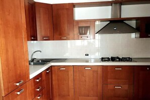 Apartment, 2 Bedrooms | Dapur peribadi