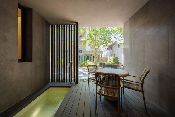 Phòng Suite, hồ bơi riêng | Hiên