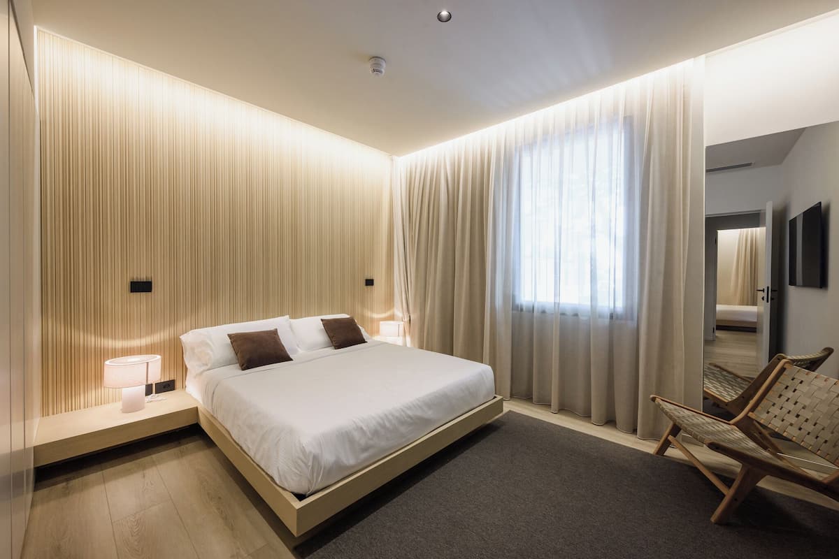 Suite, Private Pool | In-room safe, blackout curtains, soundproofing, free WiFi