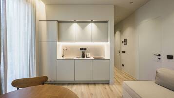 Suite, balcon | Cuisine privée