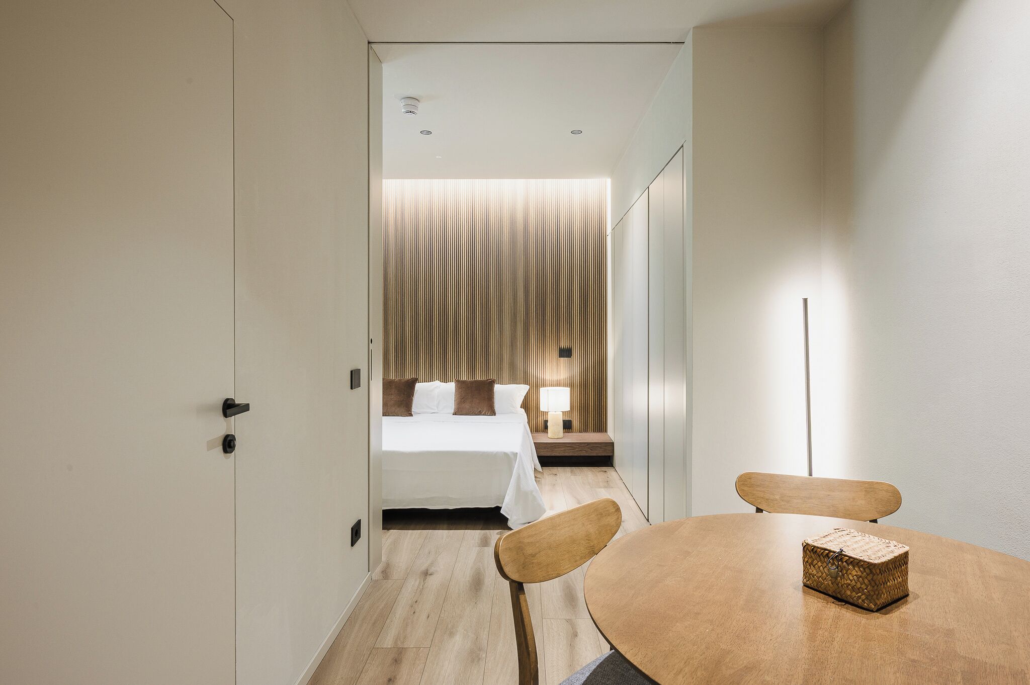 Suite, Balkon | Zimmersafe, Verdunkelungsvorhänge, schallisolierte Zimmer