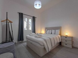 Iron/ironing board, WiFi, bed sheets - Sunset Cottage (Madeira)