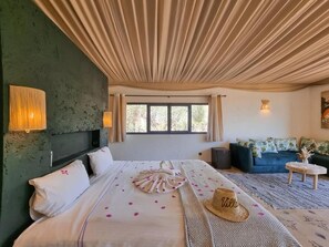 Suite, 1 Queen Bed | Free minibar items, in-room safe, free WiFi - Villa Katia (Marrakech)