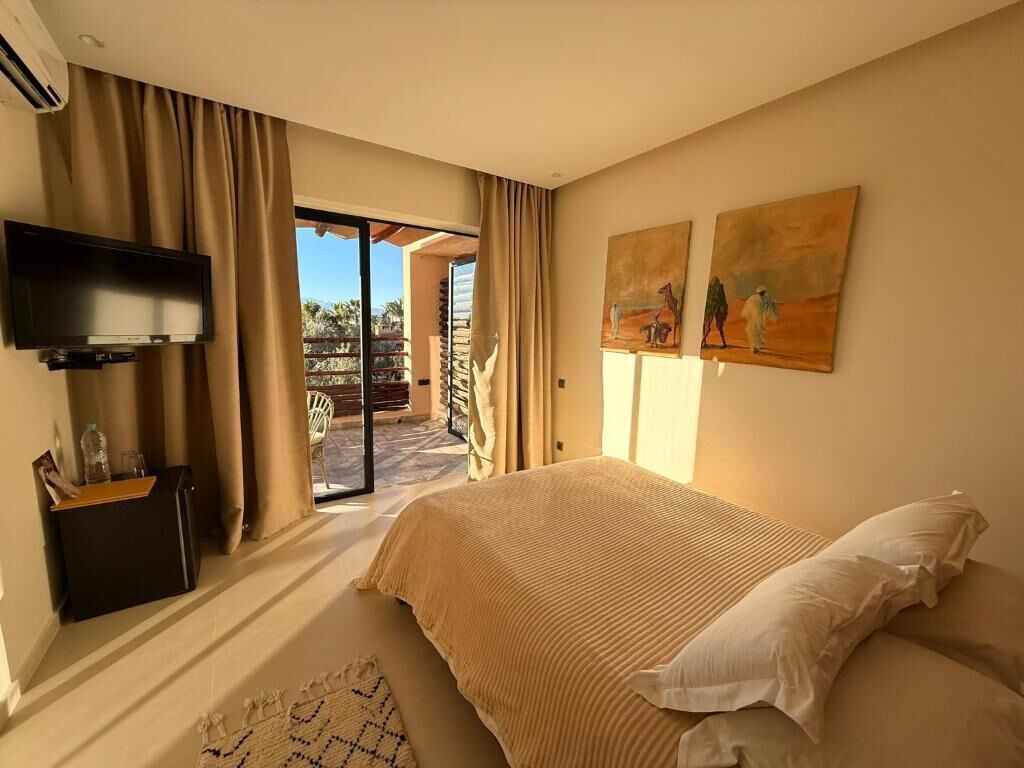 Tweepersoonskamer, balkon, uitzicht op bergen | Een kluis op de kamer, gratis wifi, rolstoeltoegankelijk