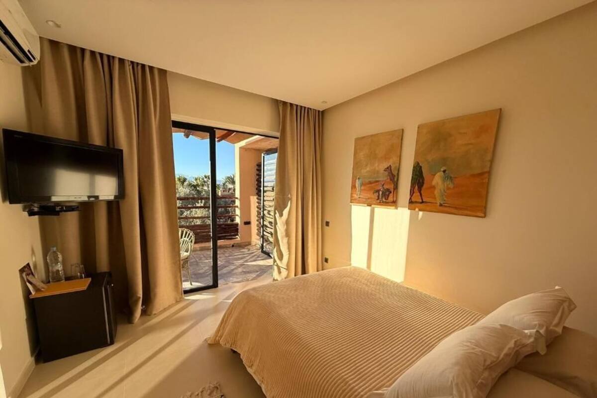 Tweepersoonskamer, balkon, uitzicht op bergen | Een kluis op de kamer, gratis wifi, rolstoeltoegankelijk