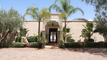 Suite, 2 soverom, privat bad | Eksteriør