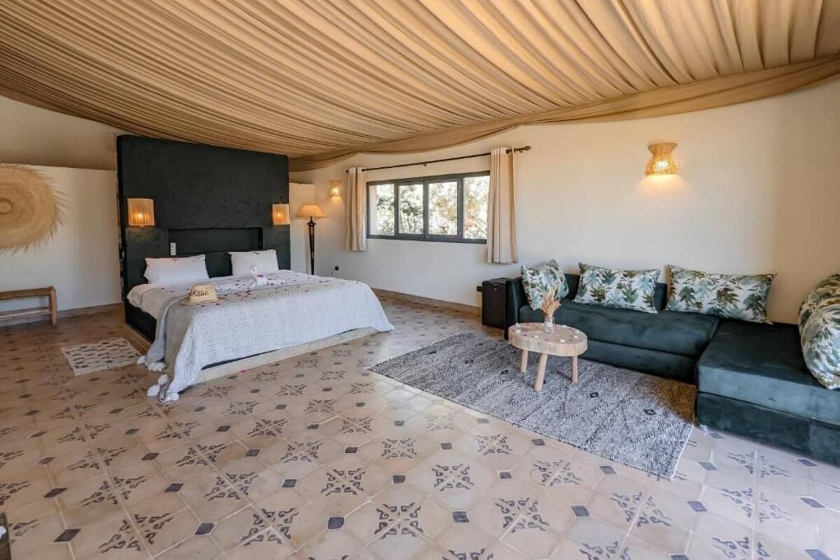 Suite, 1 queensize bed | Een kluis op de kamer, gratis wifi, rolstoeltoegankelijk