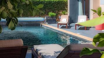 Villa, privat basseng | Basseng | 2 utendørsbassenger, bassengparasoller og solsenger