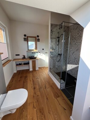Hair dryer, towels, soap, toilet paper - Bullau | bü - Apartment in the countryside (Erbach)