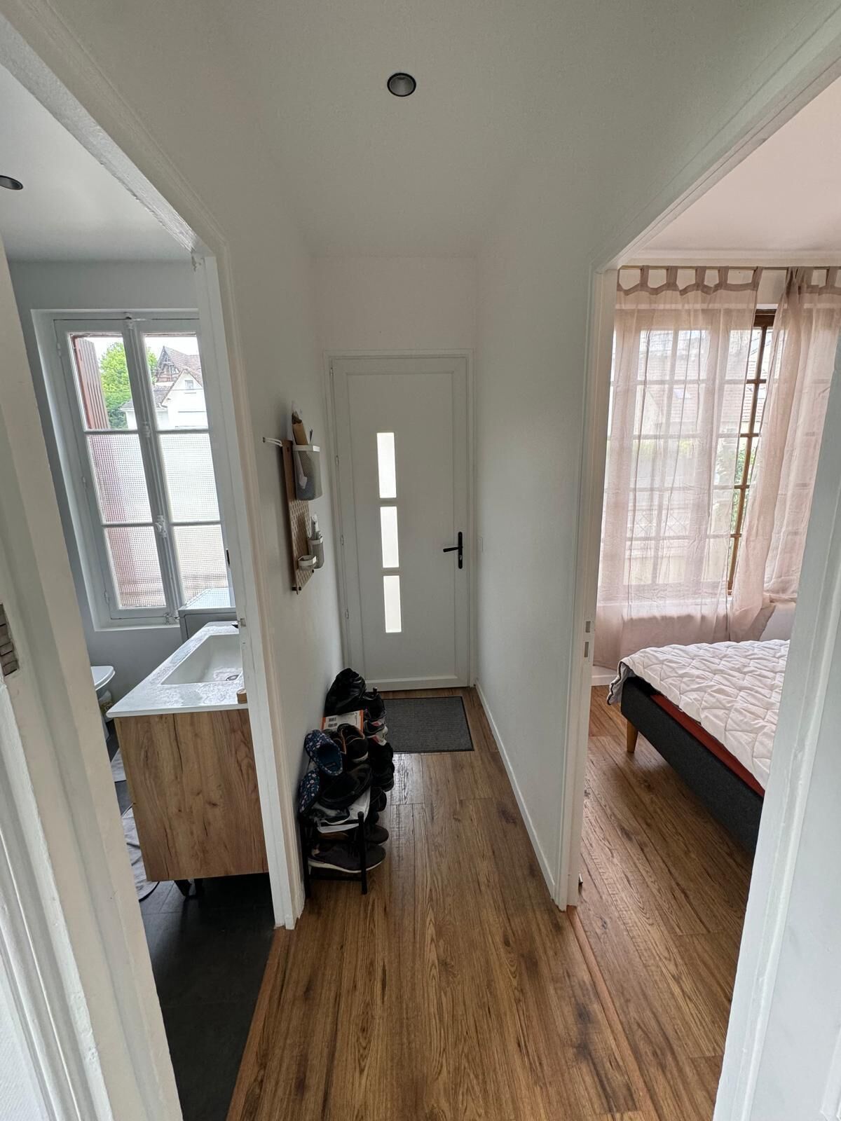 2 slaapkamers, een strijkplank/strijkijzer, wifi, beddengoed