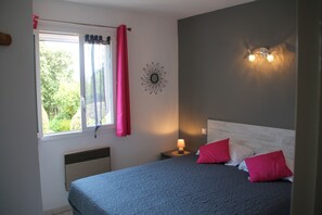 2 bedrooms, iron/ironing board, travel cot, free WiFi - Gite Casteddu 2 with heated pool for lovers of peace and nature (San Gavino di Carbini)