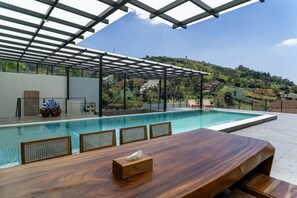 Indoor pool - Diamond Hill 10 Br Heated Pool (Bandung)