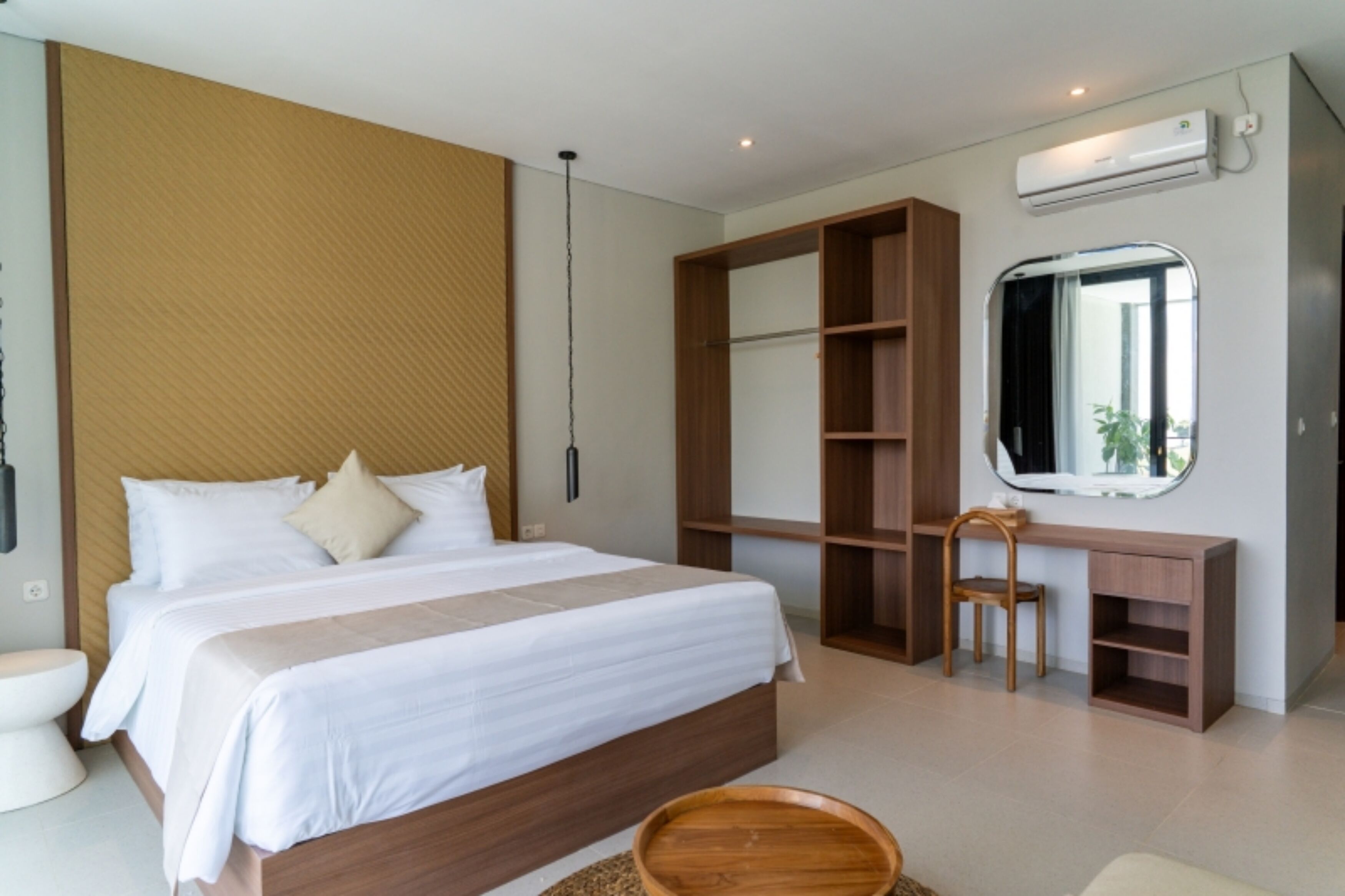 Iron/ironing board, free WiFi