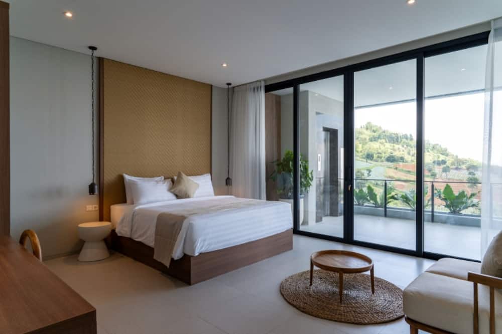 Diamond Hill 10 Br Heated Pool
