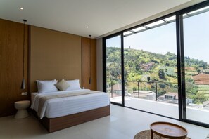 Villa familiare, balcone, vista montagna | Ferro/asse da stiro, Wi-Fi gratuito