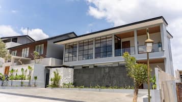 Bagian depan properti