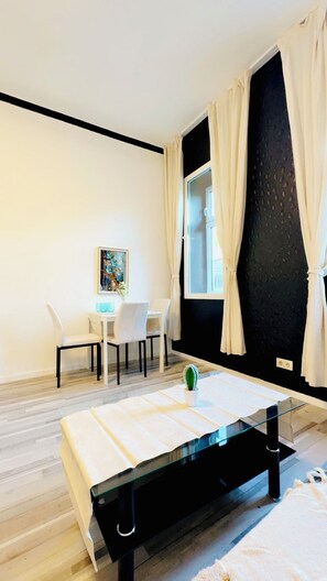 Basic Apartment | Interior - Stylish 1BR Long Stay Close to AKH (Vienna)