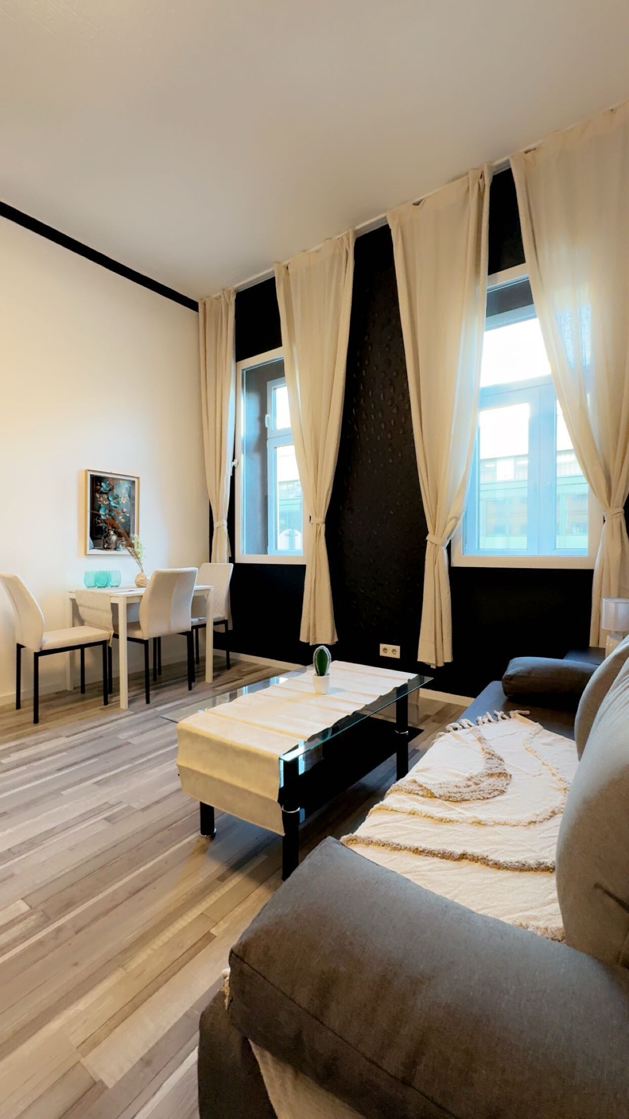 Basic Apartment | Living area