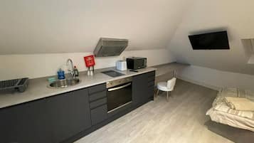 Refrigerador, microondas, horno, placa de cocina