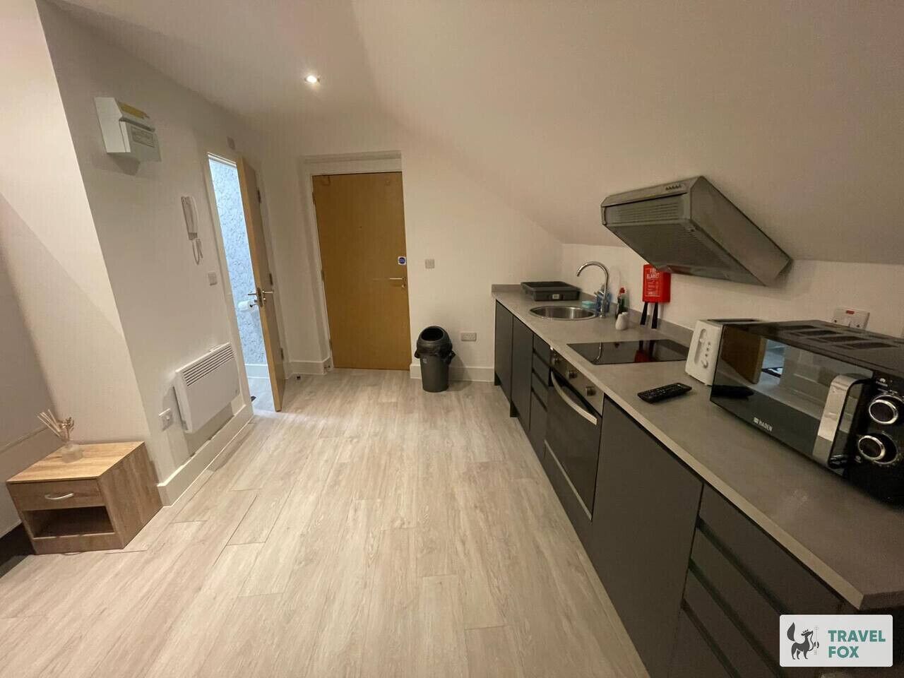 冰箱、微波炉、烤箱、炉灶