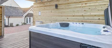 Bain à remous extérieur