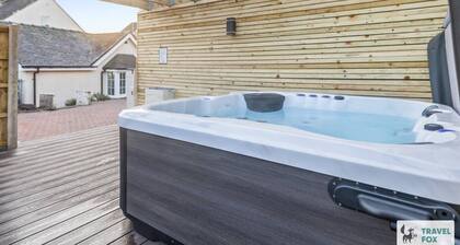 Cheadle Cottage - Hot Tub and Pool Table!
