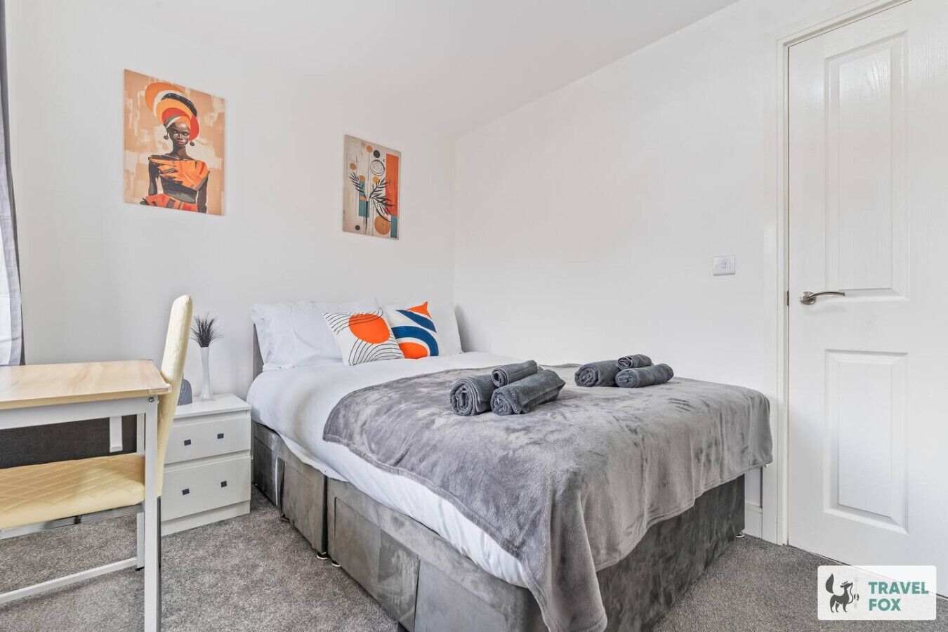 Skrivebord, strykejern/-brett, wi-fi og sengetøy