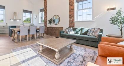 The Old Chapel - Lower Peaks