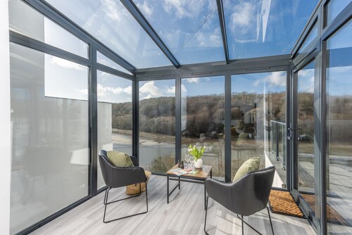 River View - Cinema Room - Free Parking