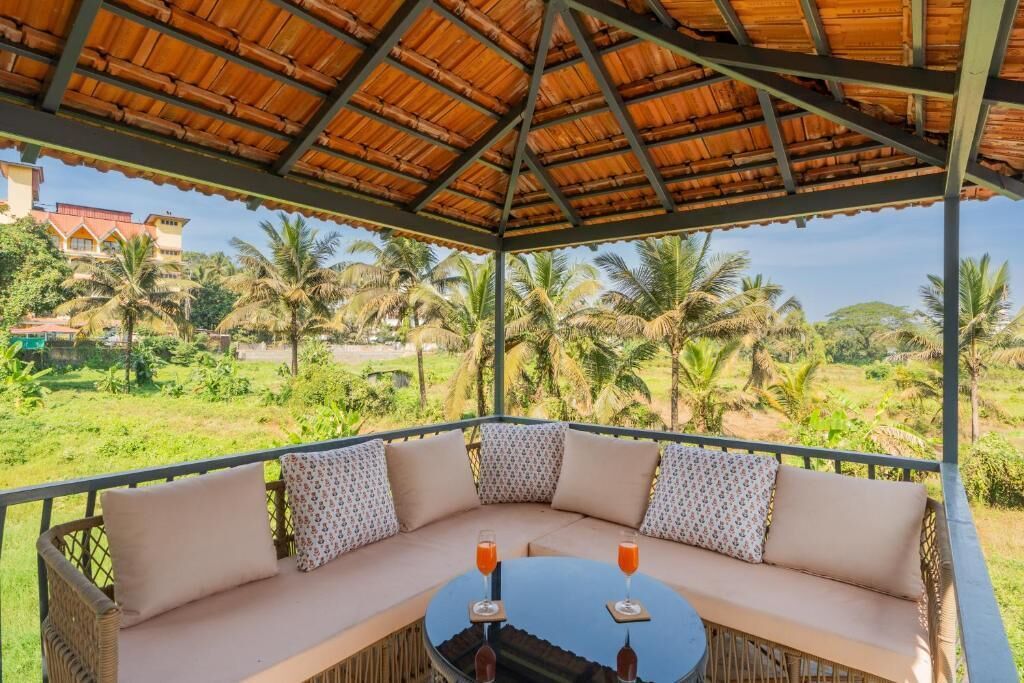 Villa luxueuse, balcon, vue sur le jardin | Terrain de l’hébergement 