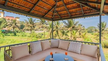 Villa luxueuse, balcon, vue sur le jardin | Terrain de l’hébergement