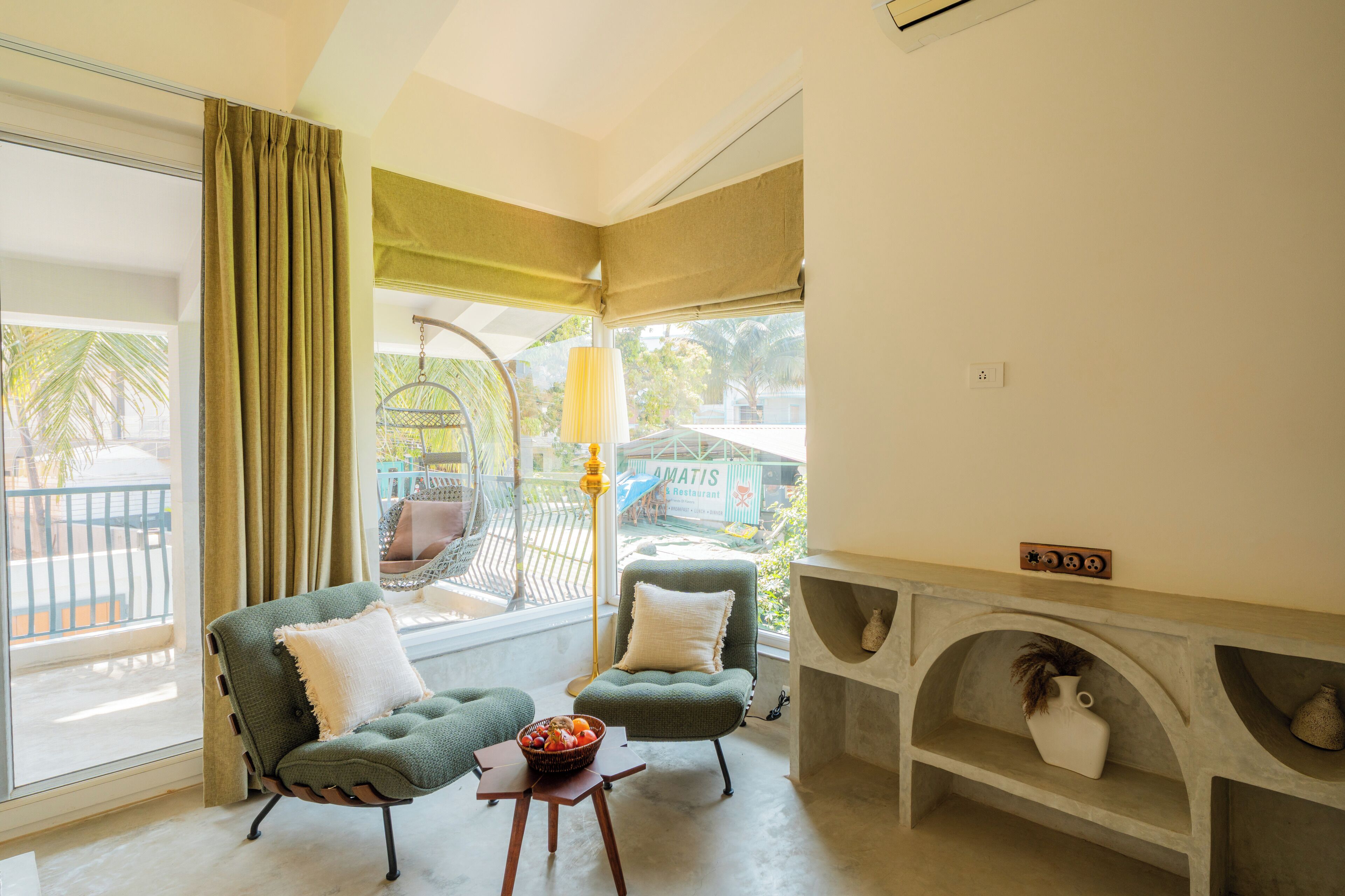 Luxe villa, balkon, uitzicht op tuin | Interieur