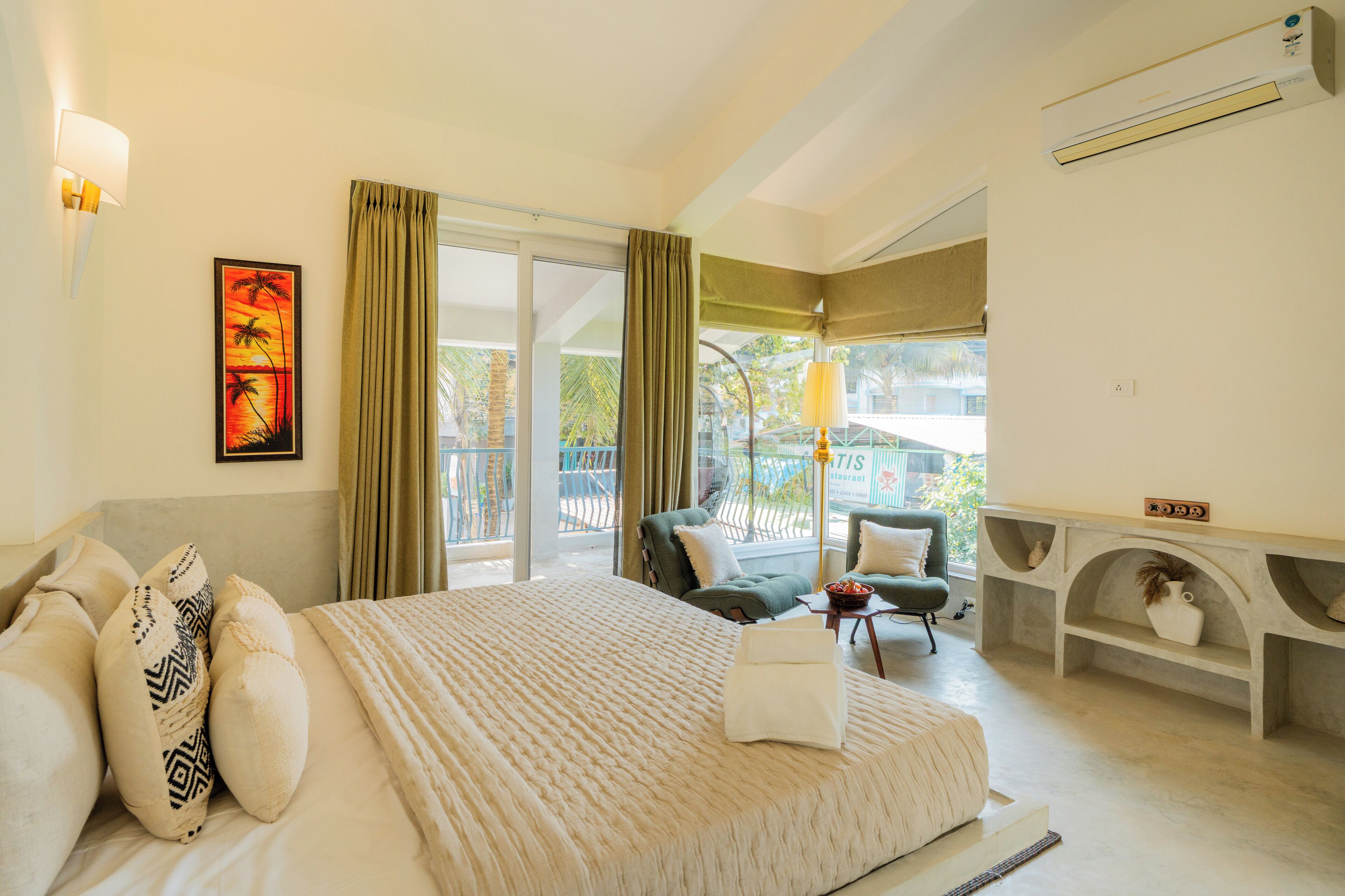 ลักซ์ชัวรี่วิลล่า, ระเบียง, วิวสวน | เตารีด/โต๊ะรีดผ้า, Wi-Fi ฟรี