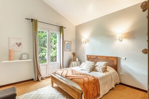 Iron/ironing board, WiFi, bed sheets - Casa Jardim Botanico (With Award Winning Garden) (Madeira)