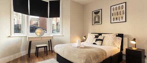 Iron/ironing board, WiFi, bed sheets