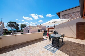 Outdoor dining - Villa Tonnara Sea View (Avola)