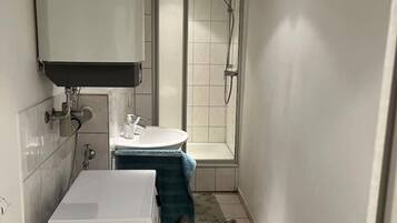 Handtücher, Seife, Toilettenpapier