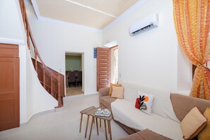 Living area - Kolonaki Corner (Rhodes)