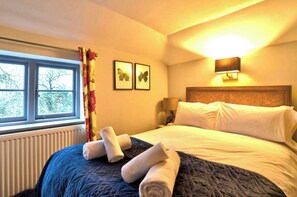 Iron/ironing board, Internet, bed sheets