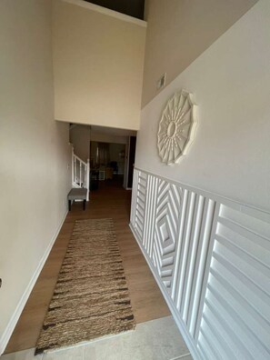 Interior - Well-Appointed 6-BR House in Tranquil Olive Branch w/ Stylish Modern Furniture (Olive Branch)