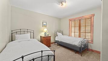 3 bedrooms, internet, bed sheets