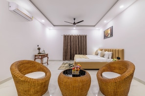 Deluxe Villa, Garden View | Iron/ironing board, free WiFi - Alaya Stays Krishna Farm With Pool (Noida)